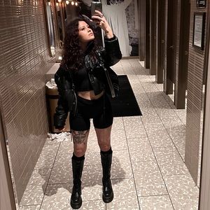 Meet your Posher, Maya